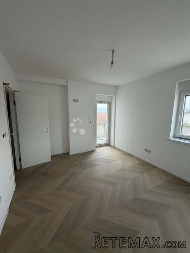 Izuzetno prostran prizemni stan 212m² – Kostrena - 3
