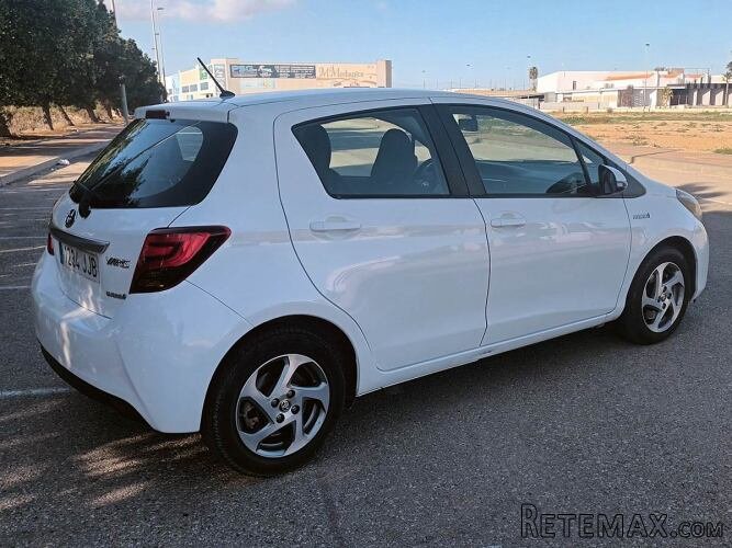 Toyota Yaris Hybrid 1.5 - 4