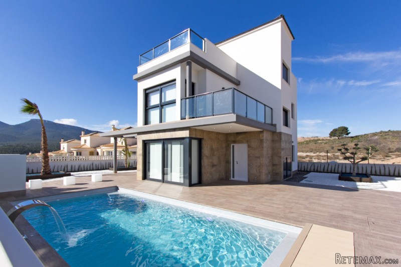 4 Bedrooms - Villa - Alicante - For Sale