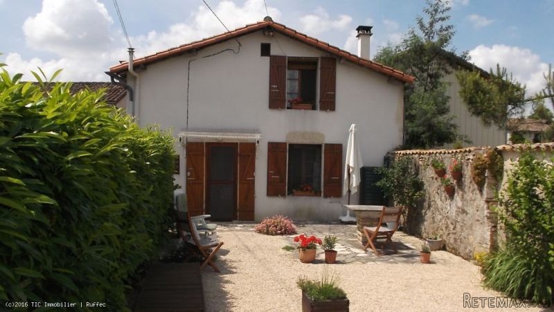 Ideal Holiday Home With A Courtyard and..