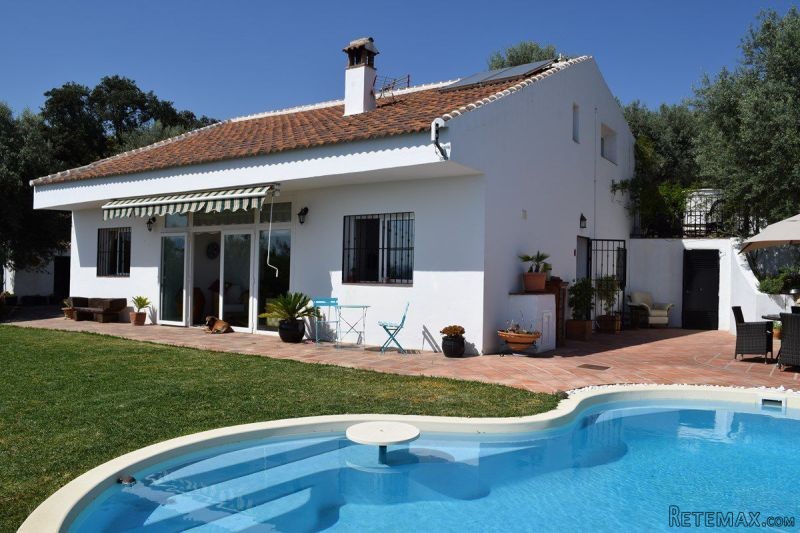 Villa for Sale in Periana 289.000..