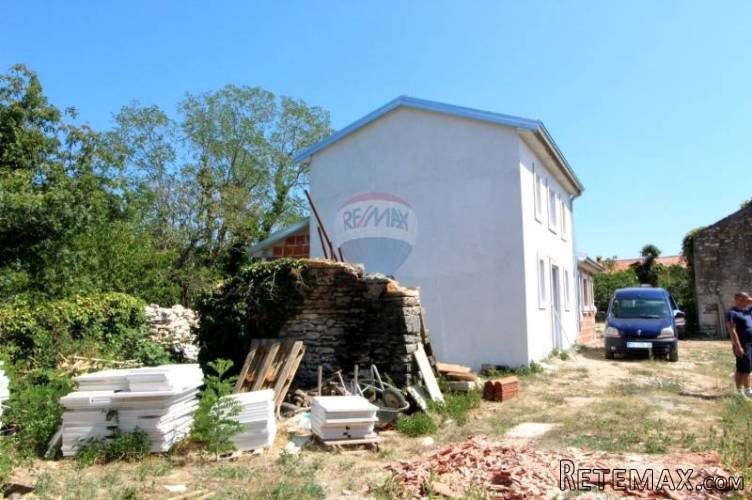 Stara kamena kuća u fazi renoviranja - 2