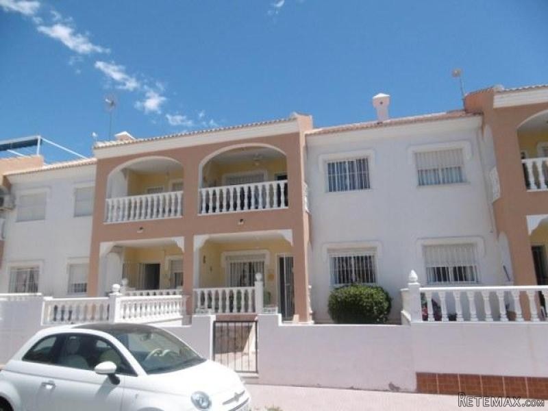 2 bed 2 bath top floor apartment with..