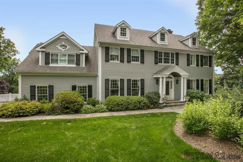 5 bedroom House For Sale: 105 Hirst..
