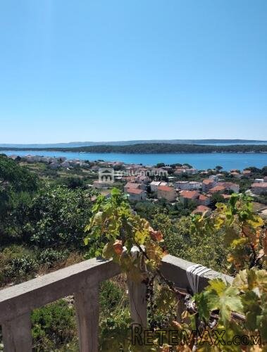 Rab, Banjol, 199m2, samostojeća kuća