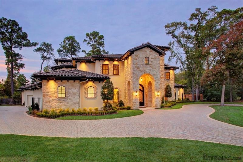 6 bedroom House For Sale: 1 Saddlehorn.. - 2