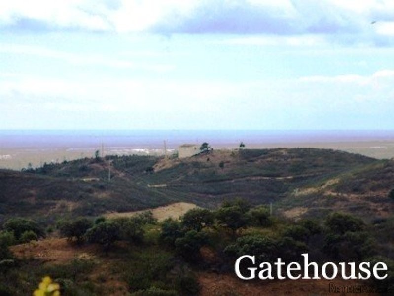 Building plot near Tavira with Project..