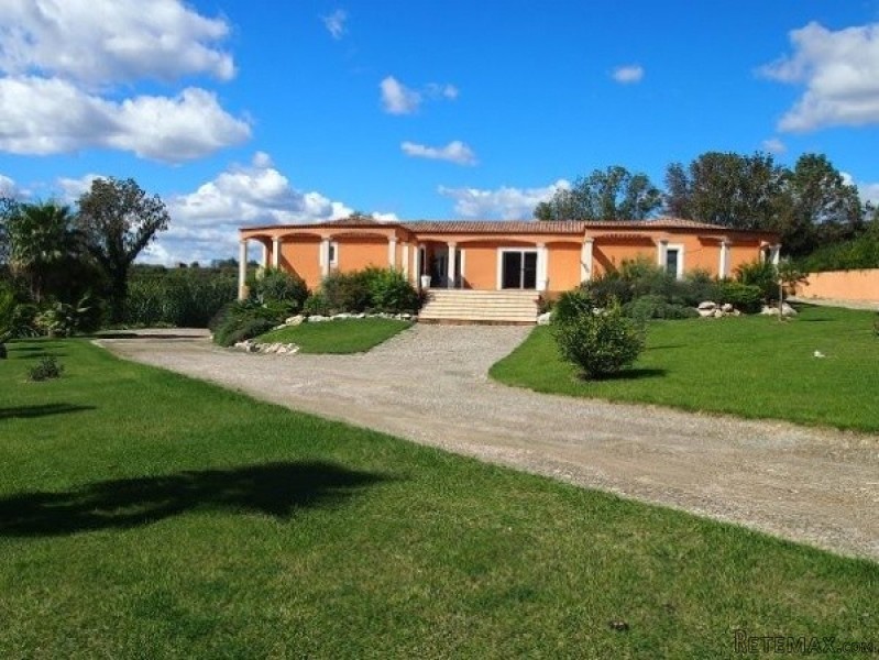 Beautiful Quality Villa With 170 M2..