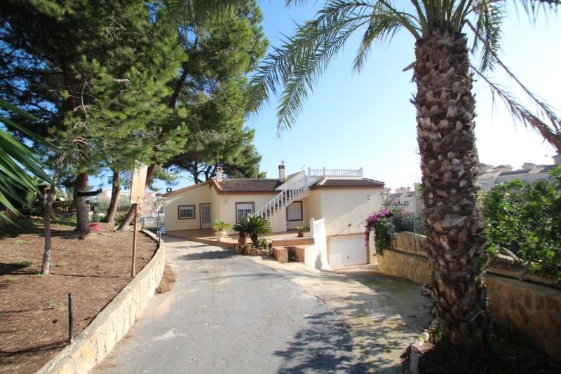 4 Bedrooms - Villa - Alicante - For Sale - 2