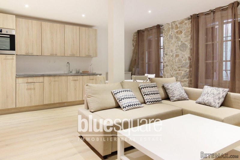Antibes 2 bedroom apartment in the Old..