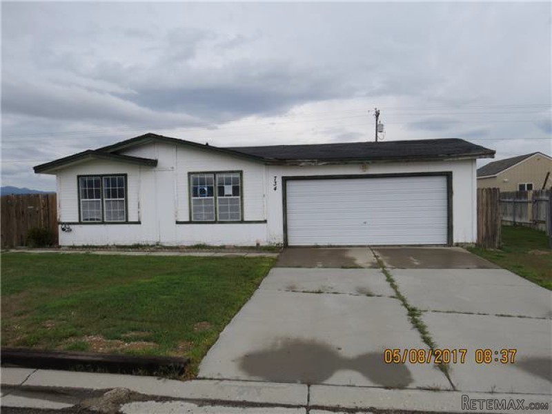 734 104th St N Ely, NV, 89301 White..