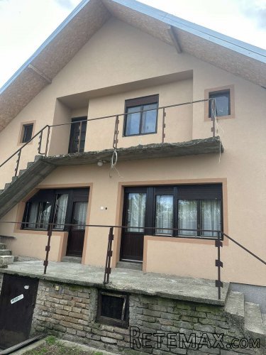 Prodajem kucu u Novim Karlovcima - 6
