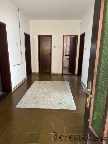 Prodajem kucu u Novim Karlovcima - 8