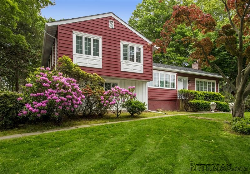 3 bedroom House For Sale: 6 Seton Way..