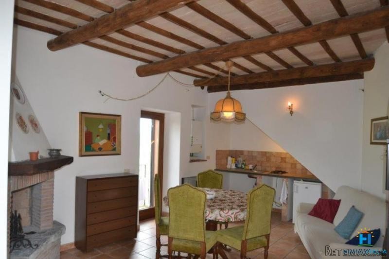 Beautifully renovated building with 3..