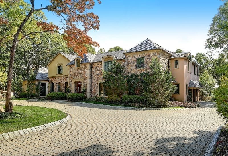4 bedroom Detached House For Sale: 6..