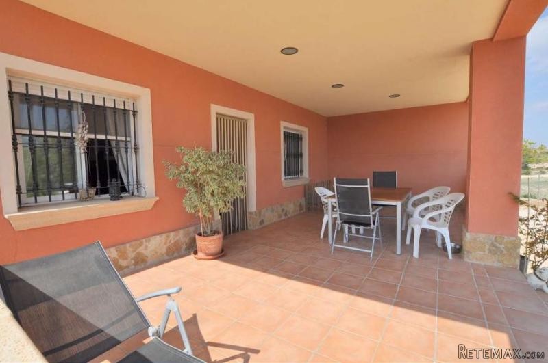4 bed villa with pool near Hondon.. - 2