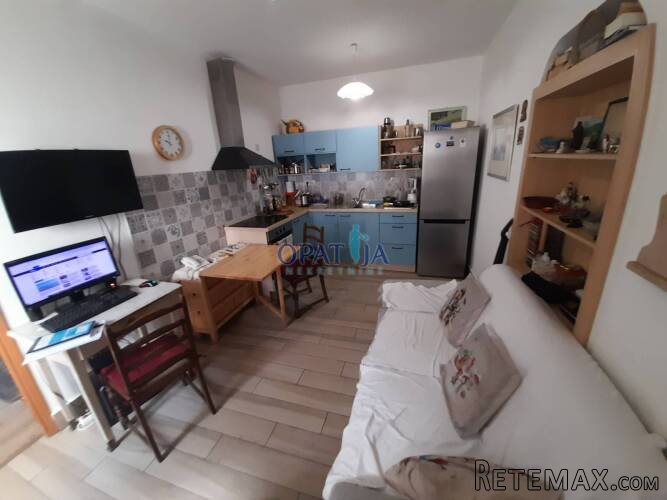 Opatija - blizina centra, 2 stana 65 i 31 m2