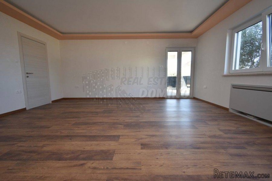 Nova villa s bazenom i garažom! - 4