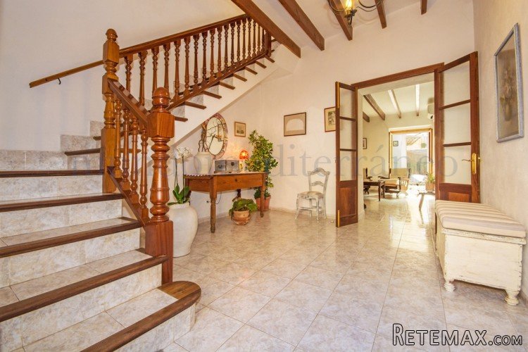 Roomy townhouse in the quiet and picturesque village of de..