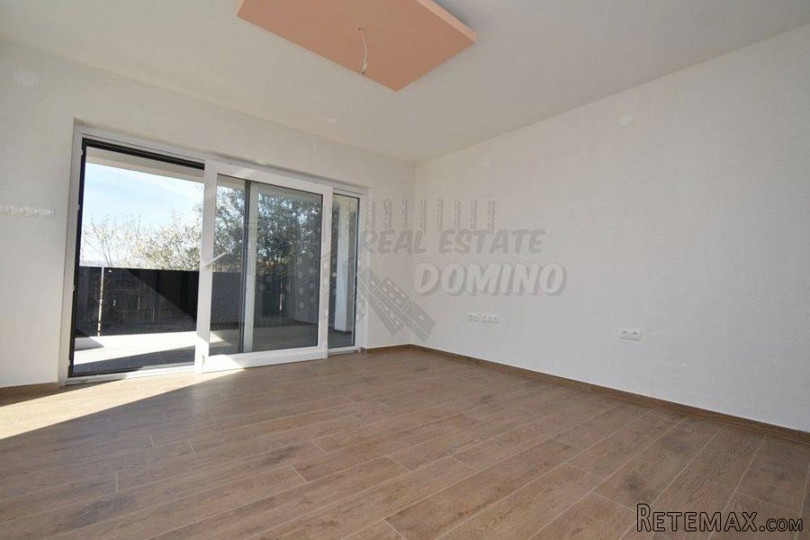Nova villa s bazenom i garažom! - 6