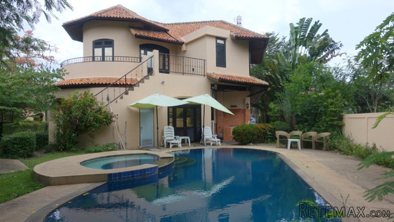 Mediterranean 4 bedroom pool villa on..