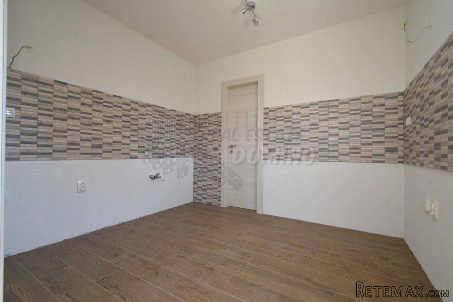 Nova villa s bazenom i garažom! - 7