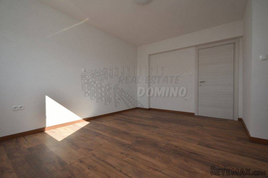 Nova villa s bazenom i garažom! - 8