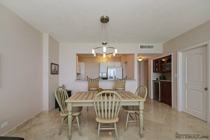 1 bedroom Flat For Sale: 5601 Collins.. - 2