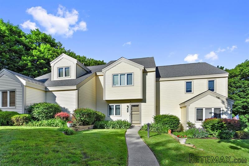 2 bedroom House For Sale: 158 Fields..