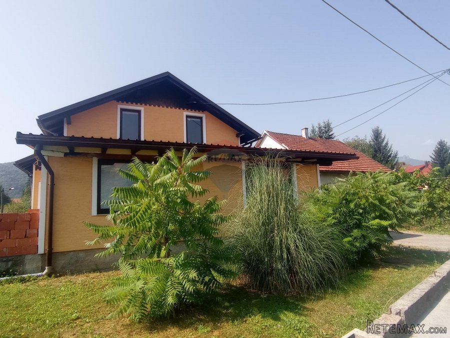 Ogulin, kuća sa poslovnim prostorom, blizina centra - 2