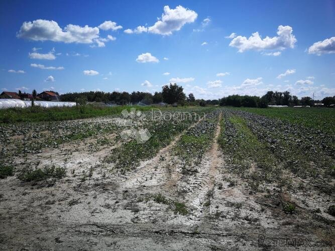 Zemljište u blizini Radničke, R1 zona - 2