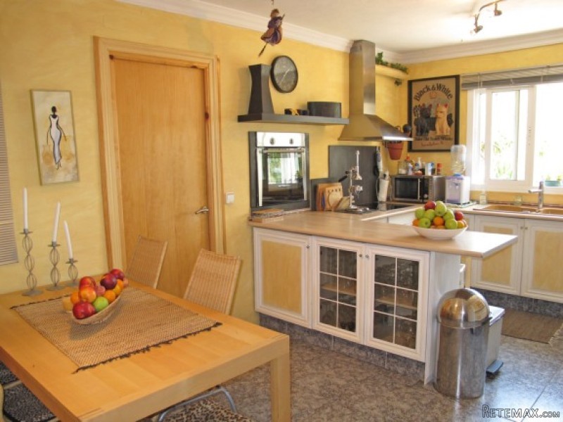 Beautiful Villa With Spectacular Views.. - 2