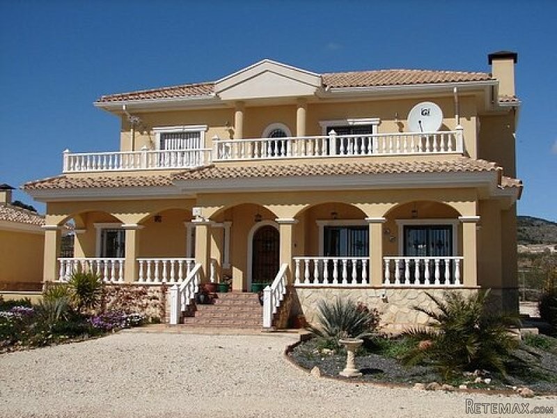* STUNNING BRAND NEW COUNTRY VILLAS