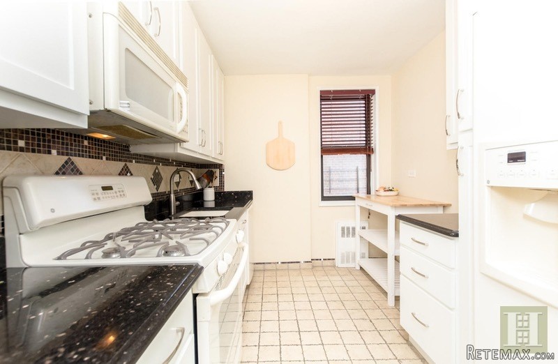 3 bedroom Apartment For Sale: 3235.. - 2