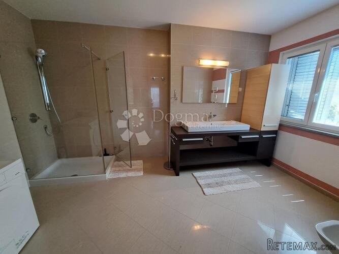 Impresivan penthouse s pogledom na more, Pješćana uvala - 9