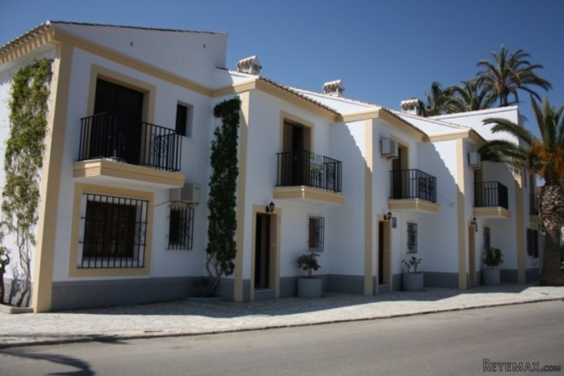 Town House / Village House in Vera