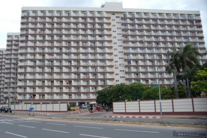 1 Bedroom Condo for sale in Jomtien -..