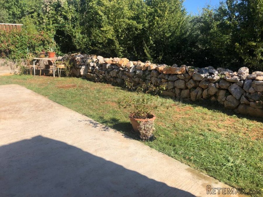 Mala samostojeća kuća s prekrasnim vrtom! - 2