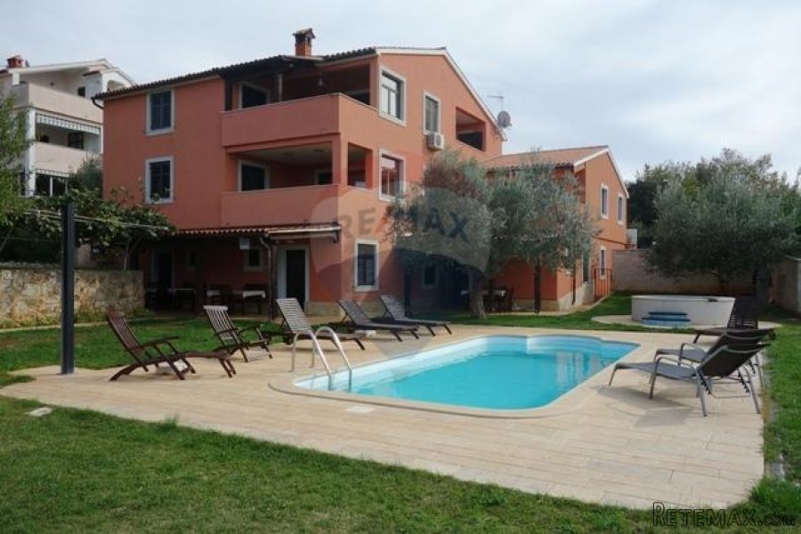 Apartmanska kuća s pogledom na more - 3