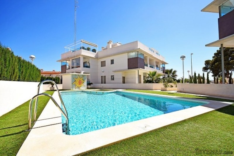 2 bedroom, 2 bathroom Apartment, (build..