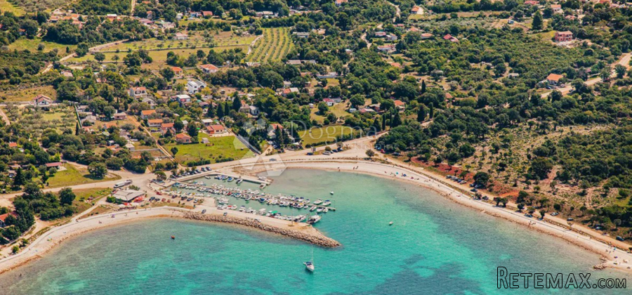 GRAĐEVINSKO ZEMLJIŠTE U PEROJU ZA VILU ILI STANOVE