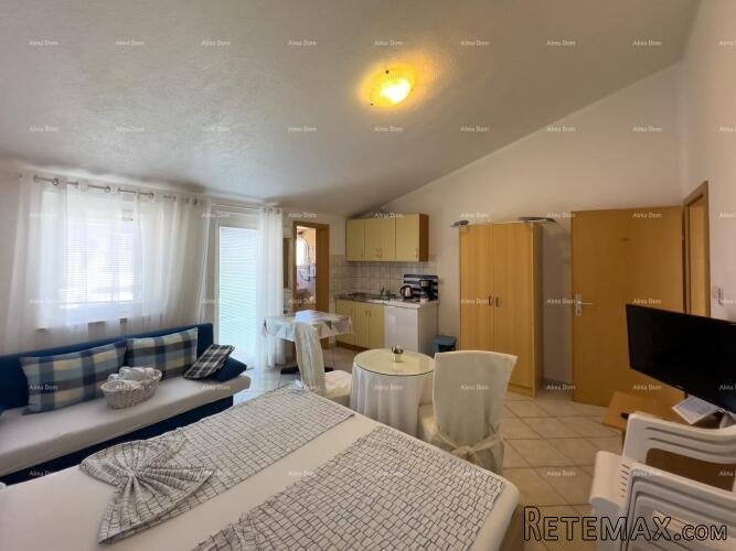 MEDULIN! Studio apartmen na drugom katu etažirane zgrade.
