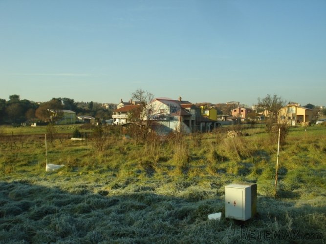 Štinjan-građevinsko zemljište 1km od mora - 2