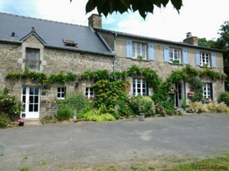 Superb Longere Property with Converted..