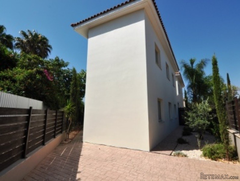 3 Bedroom Apartment With Communal.. - 2