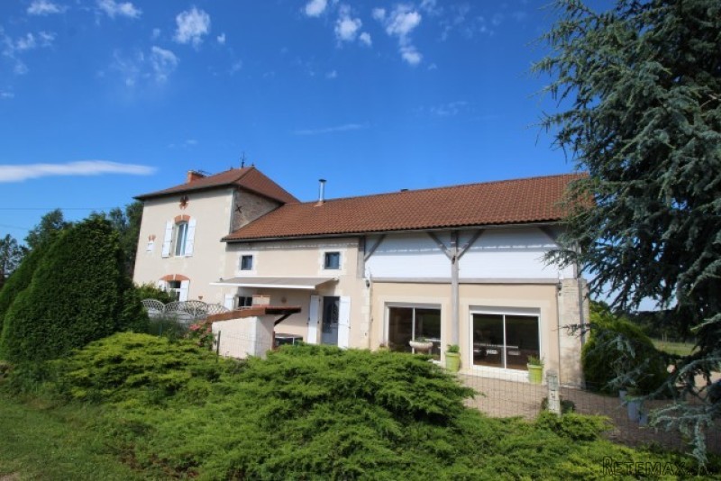 Idyllic Rural Setting On 2.5 Hectare..