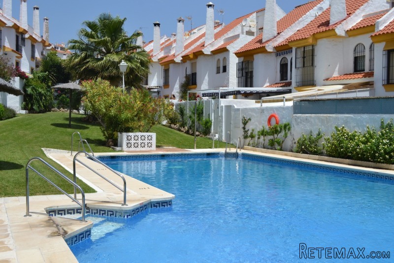 4 bedroom property near Estepona Back..