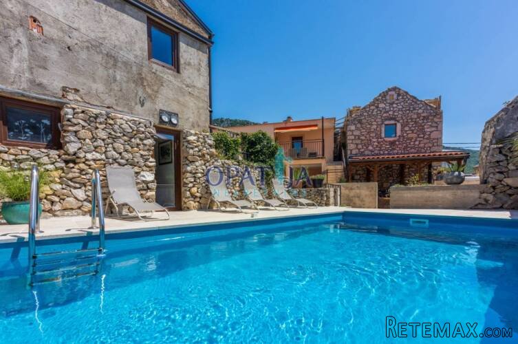 Bribir - Prekrasan apartman s balkonom i bazenom - 2