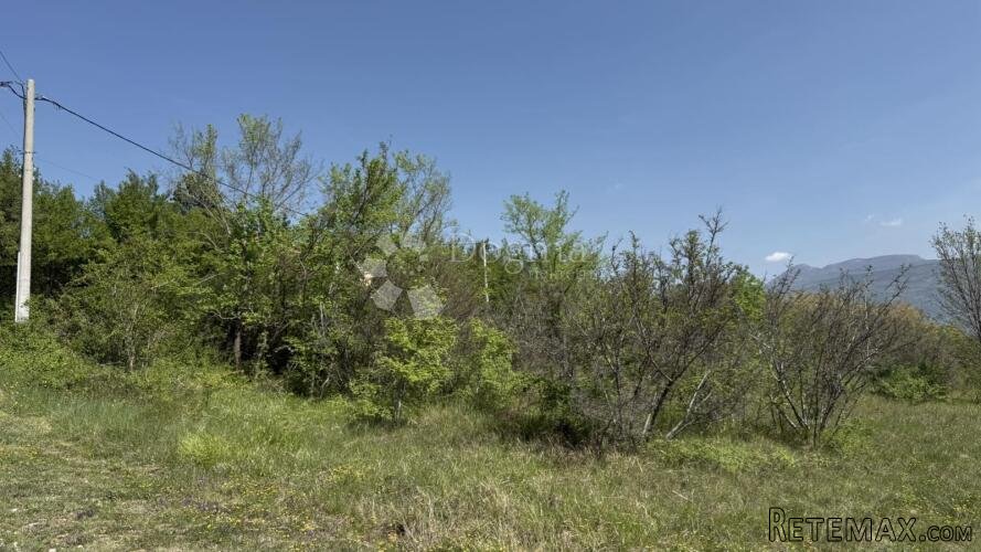 Građevinsko zemljište 1297 m2 - 2